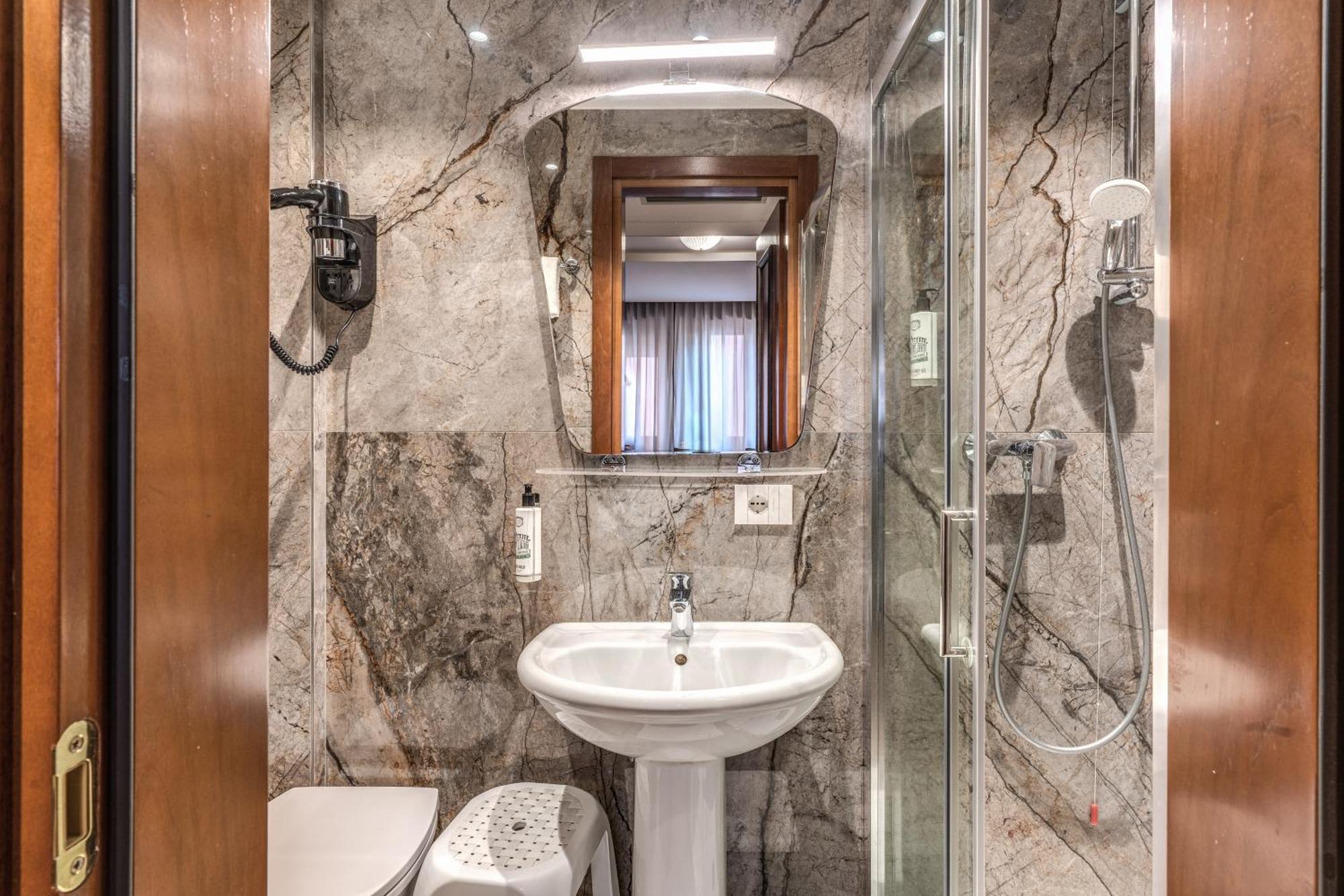 Hotel Belle Arti Венеція Екстер'єр фото